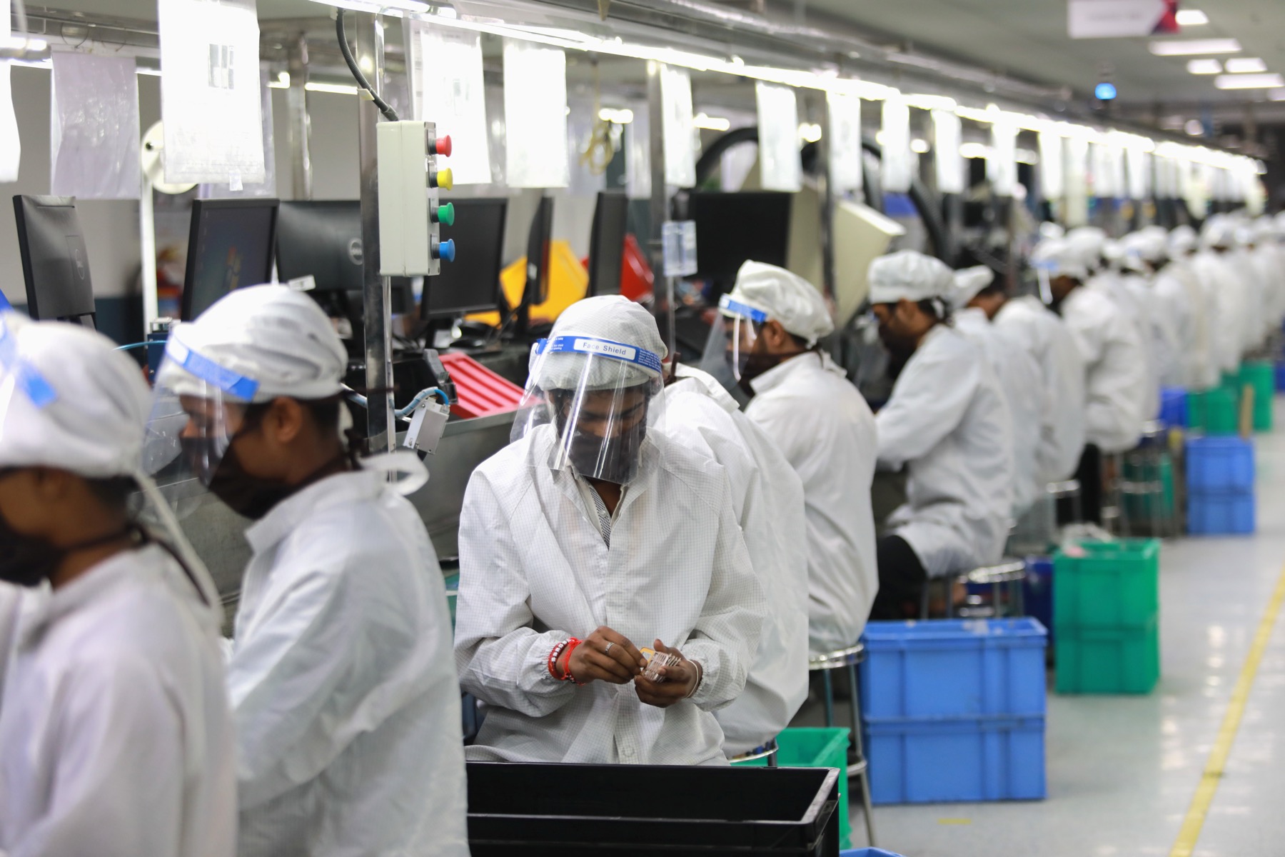 製造業移工示意